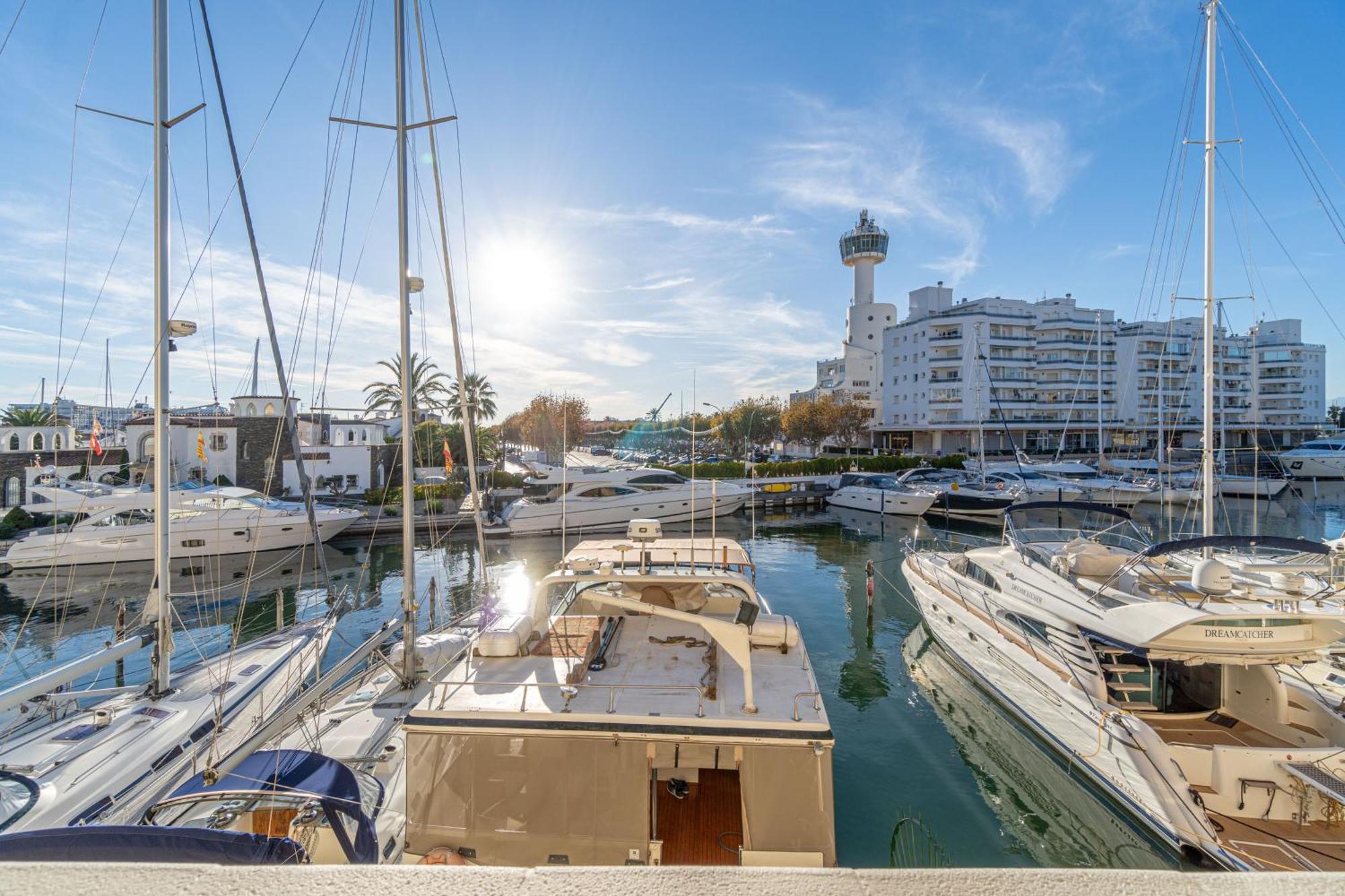Moderno Apartamento Frente Al Canal Con Terrazas Apartment Empuriabrava Exterior foto