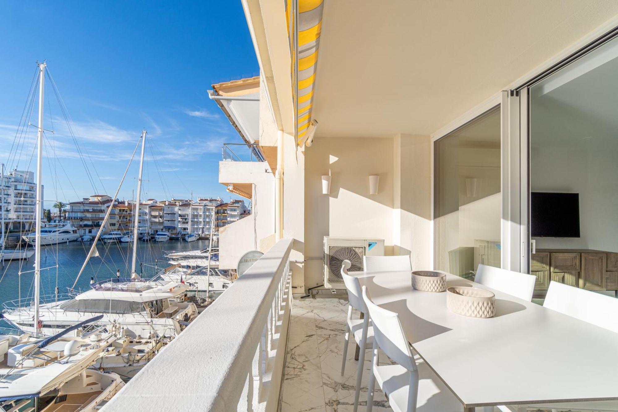 Moderno Apartamento Frente Al Canal Con Terrazas Apartment Empuriabrava Exterior foto